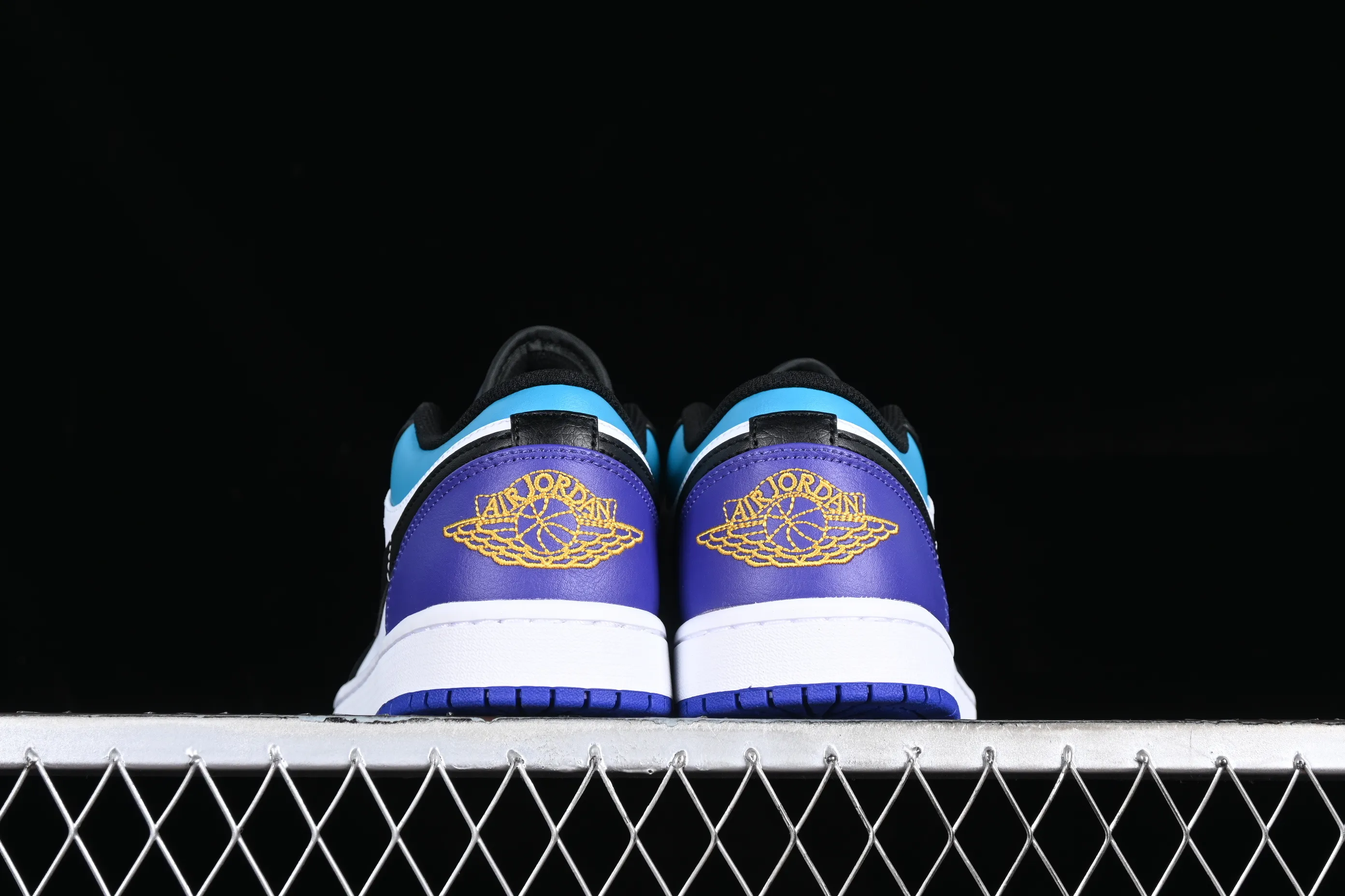 All categories Air Jordan Jordan series basketball shoes Air Jordan 1 Low G version pure original Air Jordan 1 Low AJ1 Joe 1 color matching cultural low-top casual sneakers 553558-154